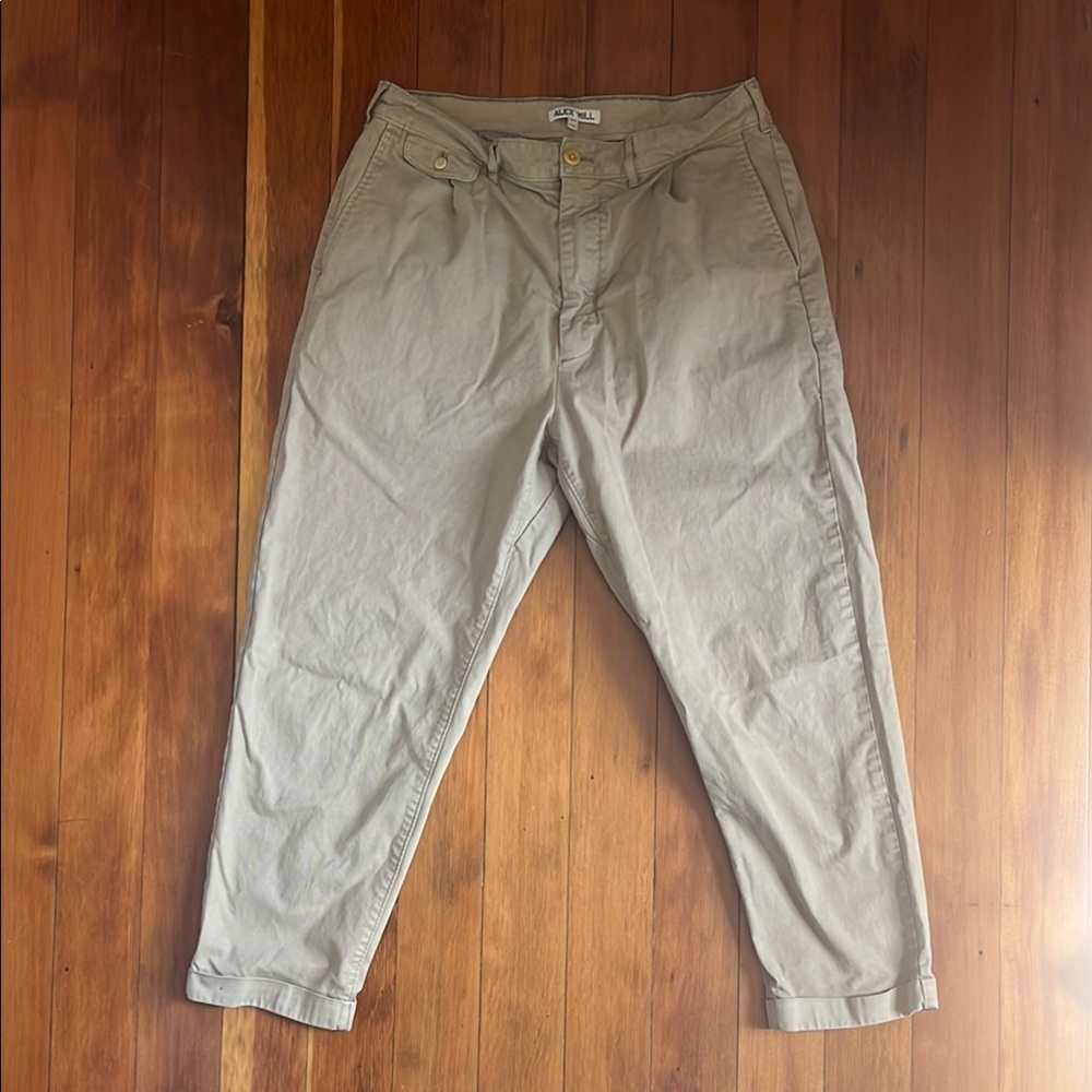 Alex Mill Standard Pleated Khaki Pants